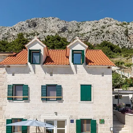 Waterview W Pool Apartman Mimice