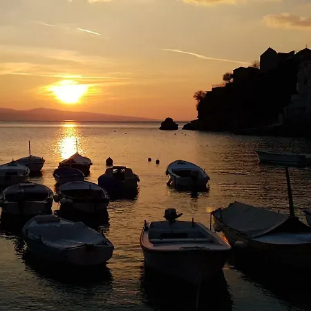 Waterview W Pool מימיצה