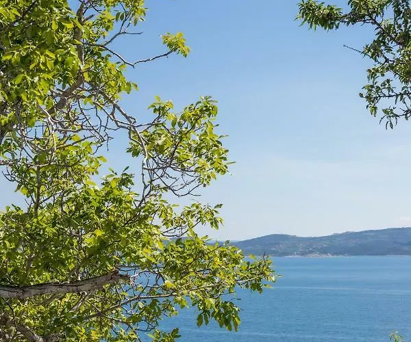 Waterview W Pool Apartment